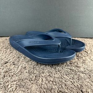 CROCS Classic Navy Sandals